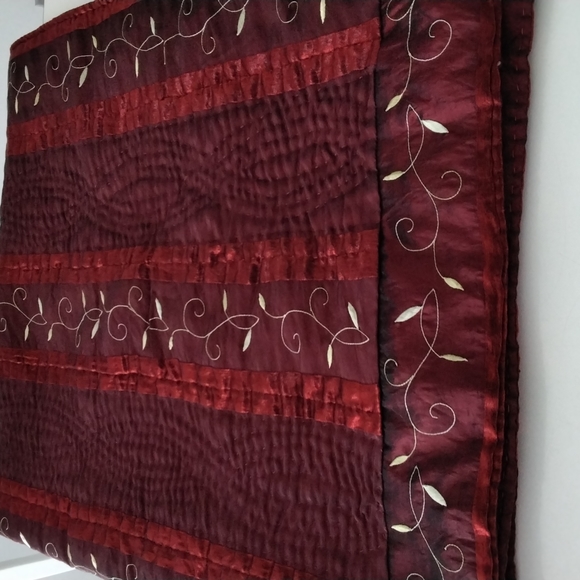 Decorative burgundy throw  59" x 51" - Picture 3 of 3